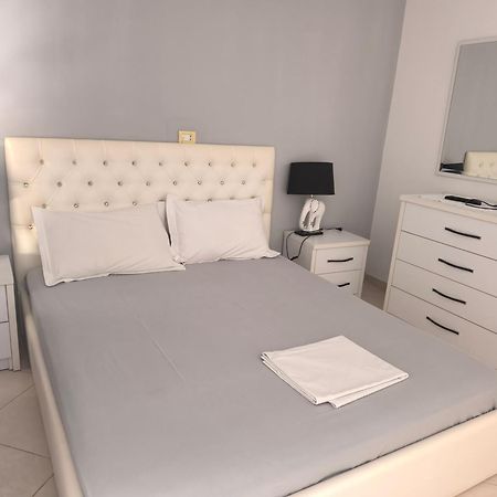 Marinela Apartment Саранде Екстериор снимка