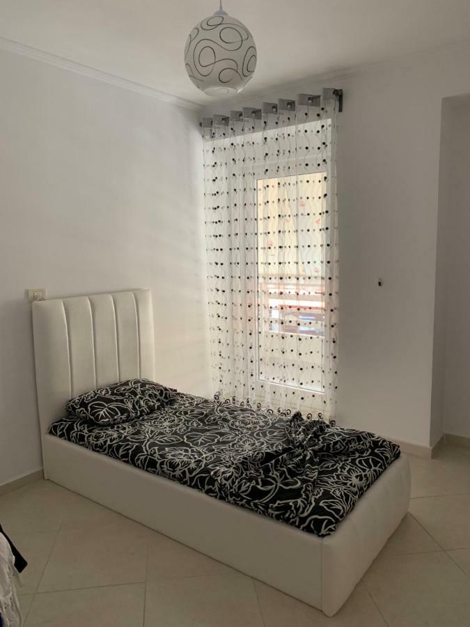 Marinela Apartment Саранде Екстериор снимка
